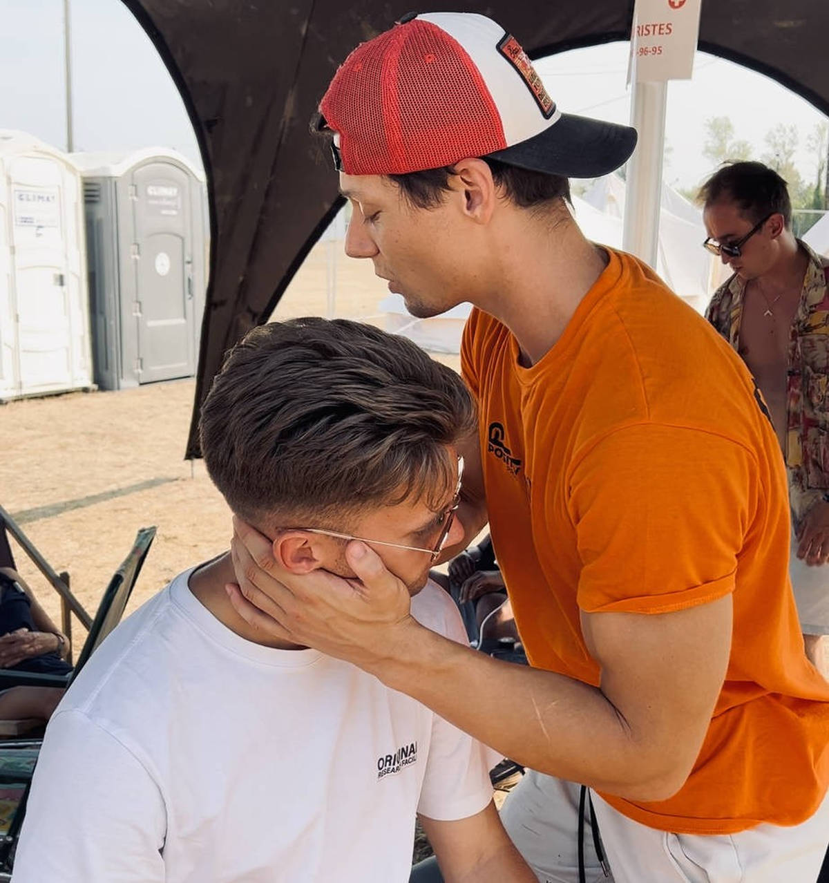 Un ostéopathe peut-il soigner les cervicales ? Solutions et bienfaits